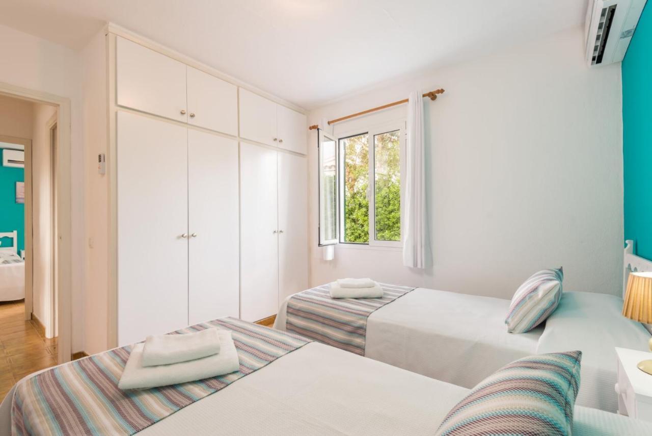 Villas Isi & Ana Mestral Cala'N Blanes  Bagian luar foto